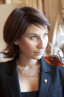 Estelle%20Touzet%20%28Chef%20Sommelier%29%20%C2%A9Maurice%20Rougemont.jpg